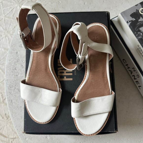NEW NIB FRYE Women's Cindy 2-Piece Leather Ankle Strap Block Heel Sandal Ivory 6 - Picture 9 of 12